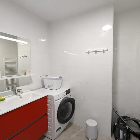Apartment T3 Neuf A : Terrasse, Parking Et Wifi - Fr-1-420-153